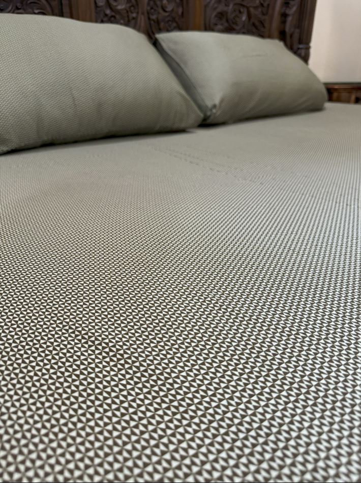 "Minimalist Chic"
