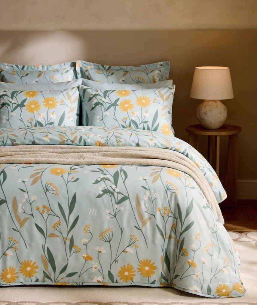 Bistarlo Aqua Daisy Field aqua yellow daisy print king size cotton bedsheet set